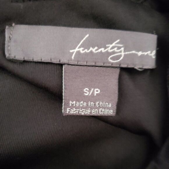 Twenty One Black Sleeveless Ruched Midi Dress with Pockets - Picture 4 of 4